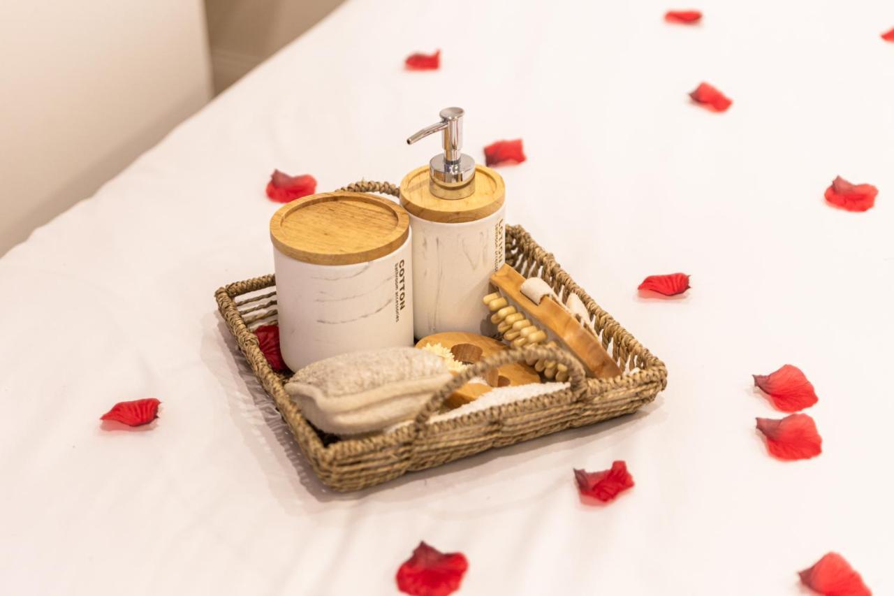 Le Petit Paris - Cocon & Spa & Sauna Chartres Eksteriør bilde